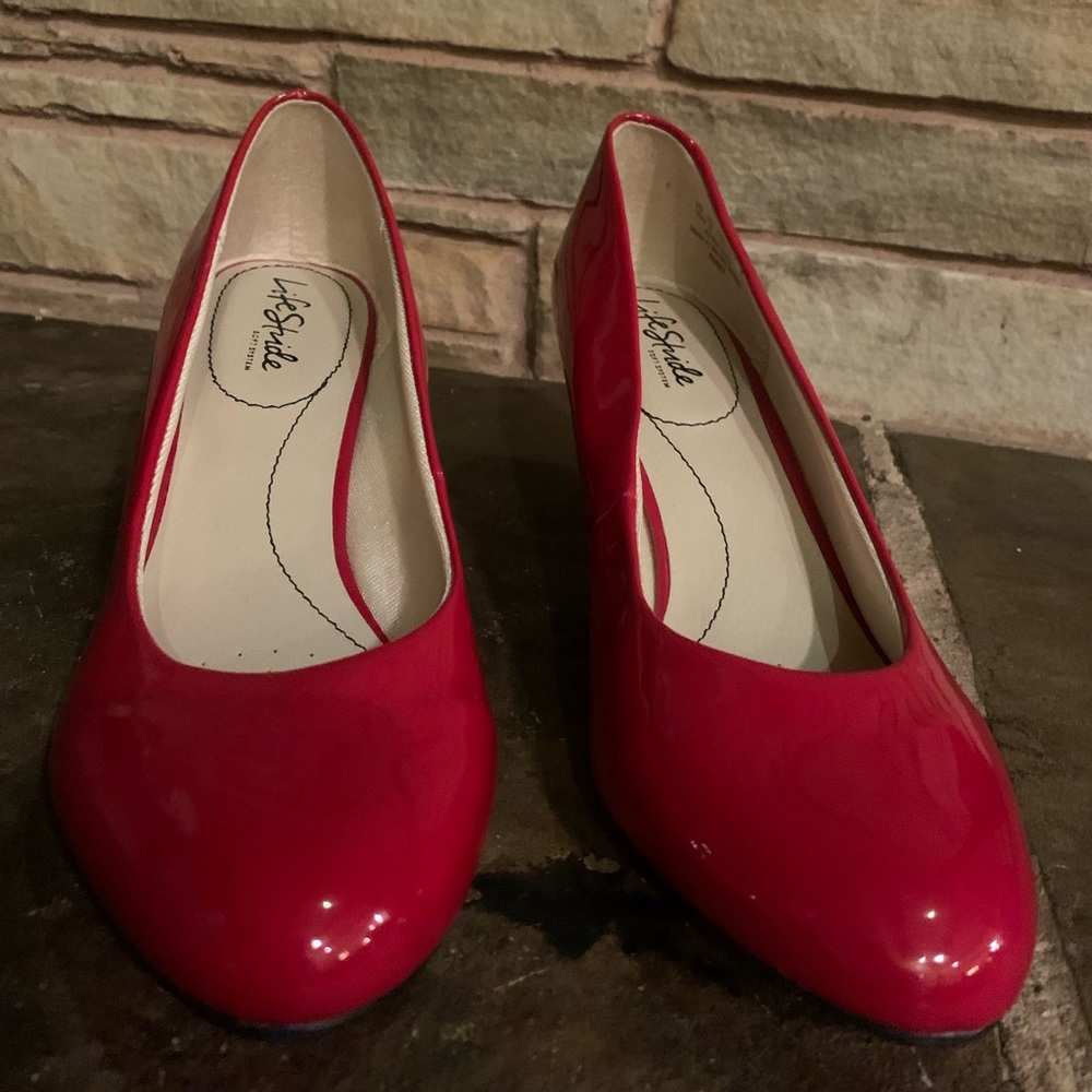 LIKE NEW 10 size LifeStride Parigi Fire Red Vegan Faux Patent Leather Heels 👠